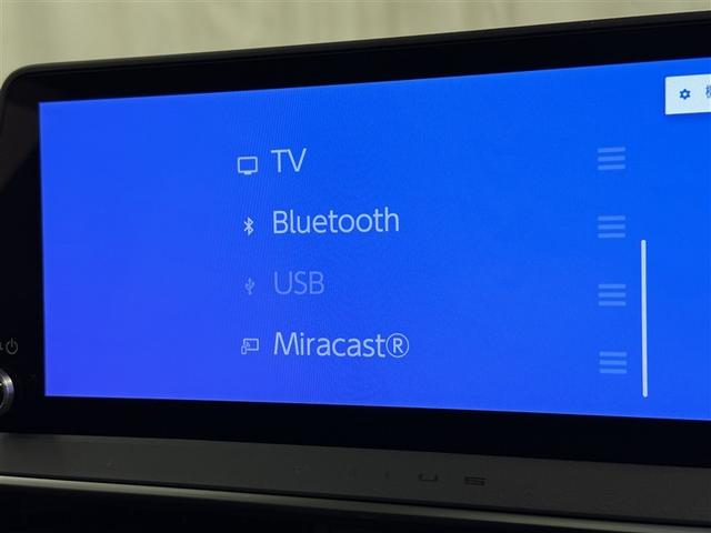 プリウス Ｚ　衝突被害軽減システム　フルセグ　バックカメラ　ＥＴＣ　ミュージックプレイヤー接続可　電動シート　オートクルーズコントロール　ＬＥＤヘッドランプ　スマートキー　キーレス　ハイブリッド（13枚目）