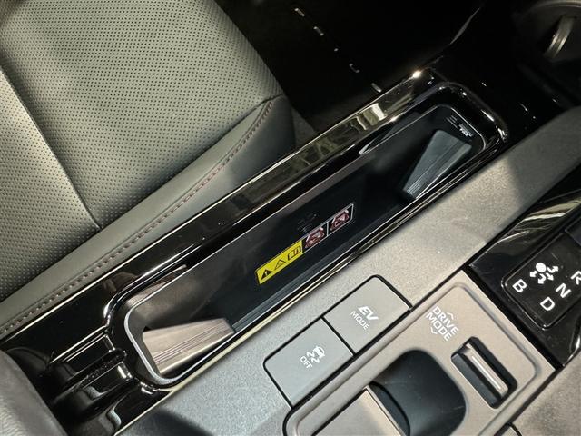 プリウス Ｚ　衝突被害軽減システム　フルセグ　バックカメラ　ＥＴＣ　ミュージックプレイヤー接続可　電動シート　オートクルーズコントロール　ＬＥＤヘッドランプ　スマートキー　キーレス　ハイブリッド（20枚目）