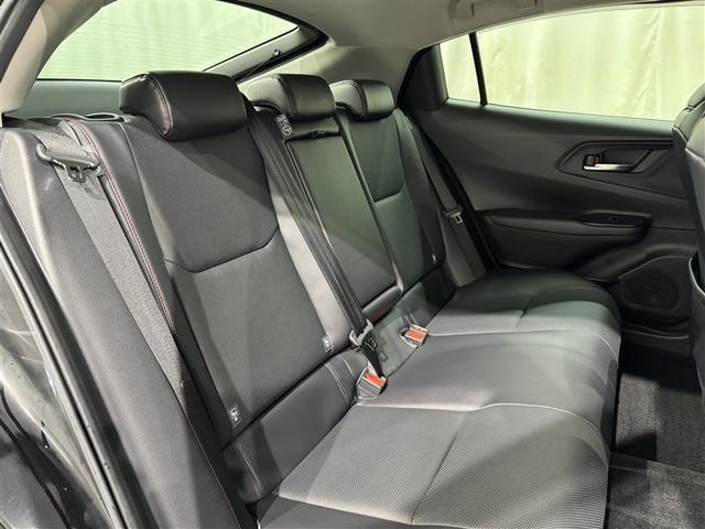 プリウス Ｚ　衝突被害軽減システム　フルセグ　バックカメラ　ＥＴＣ　ミュージックプレイヤー接続可　電動シート　オートクルーズコントロール　ＬＥＤヘッドランプ　スマートキー　キーレス　ハイブリッド（32枚目）