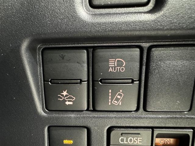 エスクァイア Ｇｉ　ブラックテーラード　衝突被害軽減システム　メモリーナビ　フルセグ　バックカメラ　ＥＴＣ　ドラレコ　ＣＤ　ミュージックプレイヤー接続可　オートクルーズコントロール　ＬＥＤヘッドランプ　両側電動スライド　乗車定員７人（22枚目）