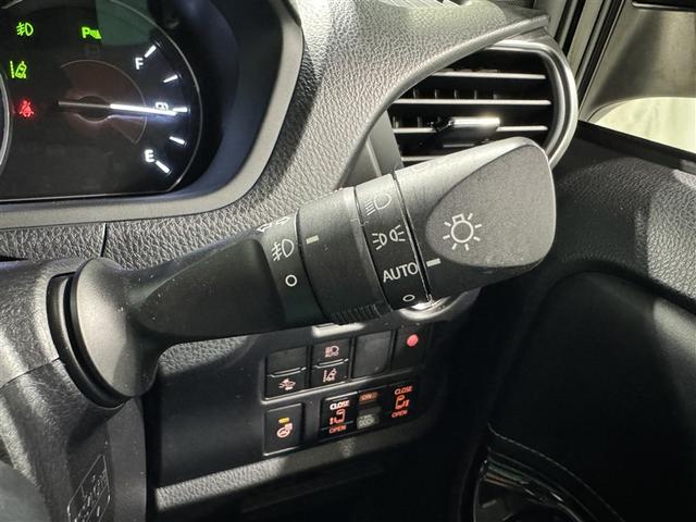 エスクァイア Ｇｉ　ブラックテーラード　衝突被害軽減システム　メモリーナビ　フルセグ　バックカメラ　ＥＴＣ　ドラレコ　ＣＤ　ミュージックプレイヤー接続可　オートクルーズコントロール　ＬＥＤヘッドランプ　両側電動スライド　乗車定員７人（25枚目）