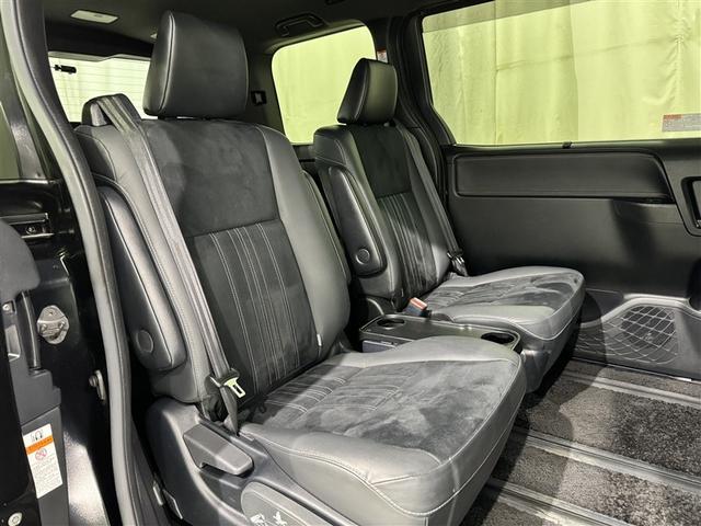 エスクァイア Ｇｉ　ブラックテーラード　衝突被害軽減システム　メモリーナビ　フルセグ　バックカメラ　ＥＴＣ　ドラレコ　ＣＤ　ミュージックプレイヤー接続可　オートクルーズコントロール　ＬＥＤヘッドランプ　両側電動スライド　乗車定員７人（30枚目）