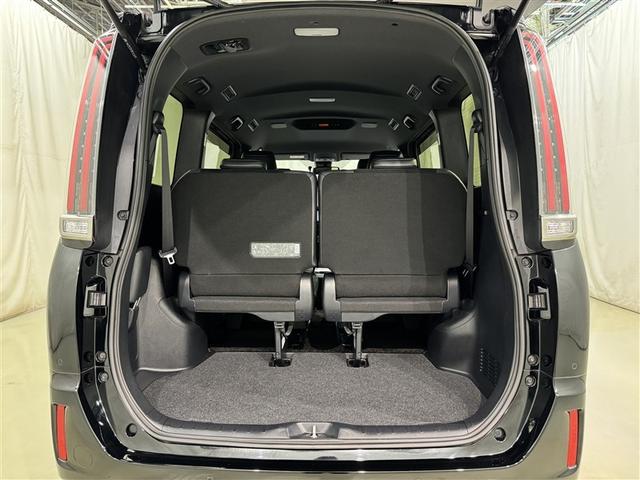 エスクァイア Ｇｉ　ブラックテーラード　衝突被害軽減システム　メモリーナビ　フルセグ　バックカメラ　ＥＴＣ　ドラレコ　ＣＤ　ミュージックプレイヤー接続可　オートクルーズコントロール　ＬＥＤヘッドランプ　両側電動スライド　乗車定員７人（33枚目）