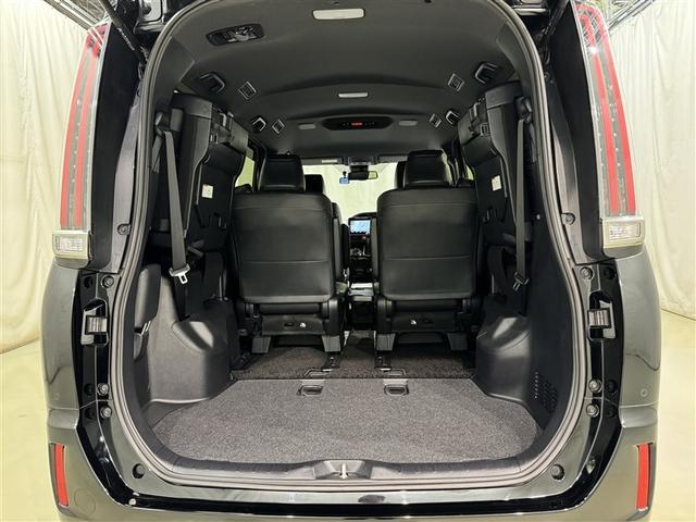 エスクァイア Ｇｉ　ブラックテーラード　衝突被害軽減システム　メモリーナビ　フルセグ　バックカメラ　ＥＴＣ　ドラレコ　ＣＤ　ミュージックプレイヤー接続可　オートクルーズコントロール　ＬＥＤヘッドランプ　両側電動スライド　乗車定員７人（34枚目）