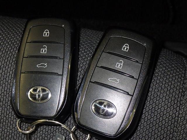 �X�}�[�g�L�[���|�P�b�g��o�b�O�Ɍg�т��Ă���΁A�L�[�����o�����ƂȂ��h�A�n���h������������A�h�A�n���h���̃Z���T�[�ɐG��邾���Ŏ{���ł��܂��B