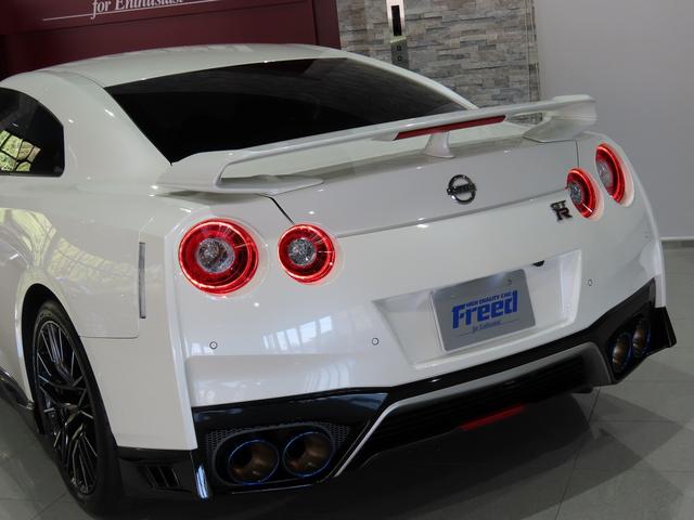 プレミアムエディション 2020モデル ワンオーナー 特別塗装色 サッチャム車両防盗システム FIJITSUBOチタン合金マフラー プライバシーガラス 純正20インチ鍛造AW BOSEサウンド GT-R専用フロアカーペット(32枚目)