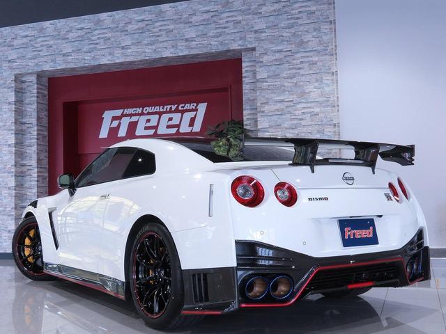 ＧＴ－Ｒ ＮＩＳＭＯスペシャルエディション　ＮＩＳＭＯスポリセ　プロテクションフィルム（ボディフル）　プライバシーガラス　カーボンセラミックブレーキ　ＲＥＣＡＲＯバケットシート　カーボンルーフ　レイズ２０インチＡＷ（レッド加飾）　禁煙車（7枚目）