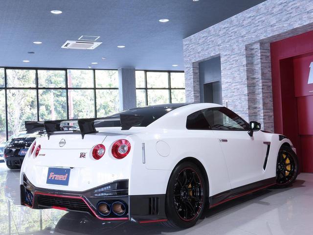 ＧＴ－Ｒ ＮＩＳＭＯスペシャルエディション　ＮＩＳＭＯスポリセ　プロテクションフィルム（ボディフル）　プライバシーガラス　カーボンセラミックブレーキ　ＲＥＣＡＲＯバケットシート　カーボンルーフ　レイズ２０インチＡＷ（レッド加飾）　禁煙車（40枚目）