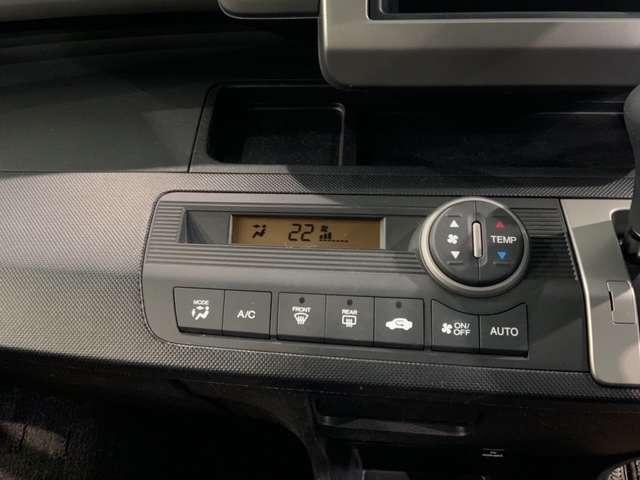G ジャストセレクション CDデッキ HID ETC スマートキー ETC付 HIDヘッドライト ウォークスルー CDコンポ 3列シート VSA キーレスエントリー ABS パワステ スマキ- 1オーナー車 イモビ エアバック(18枚目)