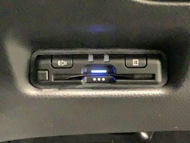 ホーム Honda SENSING 新車保証 試乗禁煙車 ナビ スマートキーシステム 衝突軽減ブレーキシステム ABS アクティブクルーズコントロール キーフリー サイドカーテンエアバック バックモニタ CD(11枚目)