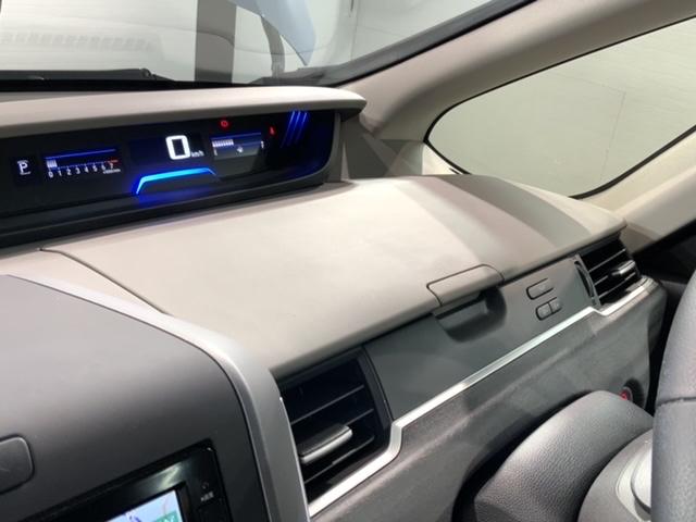 フリード Ｇ・ホンダセンシング　最長５年保証　ワンオーナー　ナビＶＸＭ－２１４ＶＦｉ　ＴＶ　Ｒカメラ　ＣＤ録音　ＢＴオ－ディオ　ＤＶＤ　ドラレコ　ＥＴＣ　ＬＥＤライト　ＶＳＡ　両側電動ドア　シートヒーター　クルコン　アルミ　スマキー（30枚目）