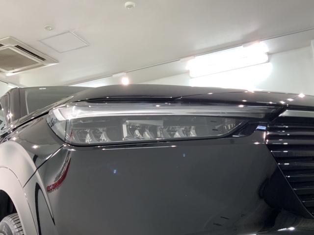 ＬＥＤヘッドライトは、点灯の瞬間から最大光量を発揮し、突然暗くなるトンネルなどでの安定感を高めます。