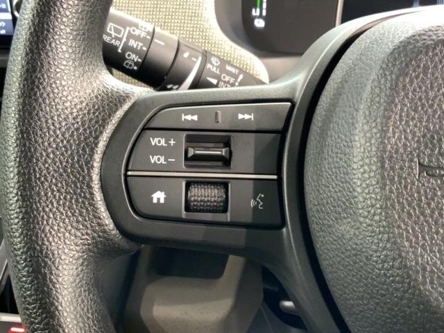 フリード ｅ：ＨＥＶエアー　Ｈ　ＳＥＮＳＩＮＧ　最長５年保証　ワンオ－ナ－　ナビＬＸＭ－２４２ＺＦＮｉ　ＴＶ　Ｒカメラ　ＢＴオ－ディオ　ＥＴＣ　ＬＥＤライト　両側電動ドア　ＶＳＡ　スマ－トキ－　スペアキー　盗難防止装置　ＡＡＣ（10枚目）