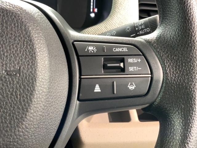 フリード ｅ：ＨＥＶエアー　Ｈ　ＳＥＮＳＩＮＧ　最長５年保証　ワンオ－ナ－　ナビＬＸＭ－２４２ＺＦＮｉ　ＴＶ　Ｒカメラ　ＢＴオ－ディオ　ＥＴＣ　ＬＥＤライト　両側電動ドア　ＶＳＡ　スマ－トキ－　スペアキー　盗難防止装置　ＡＡＣ（11枚目）