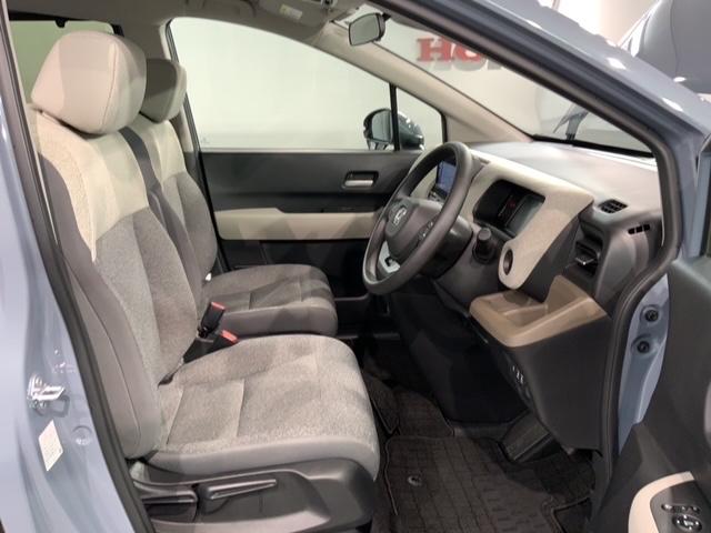 フリード ｅ：ＨＥＶエアー　Ｈ　ＳＥＮＳＩＮＧ　最長５年保証　ワンオ－ナ－　ナビＬＸＭ－２４２ＺＦＮｉ　ＴＶ　Ｒカメラ　ＢＴオ－ディオ　ＥＴＣ　ＬＥＤライト　両側電動ドア　ＶＳＡ　スマ－トキ－　スペアキー　盗難防止装置　ＡＡＣ（17枚目）