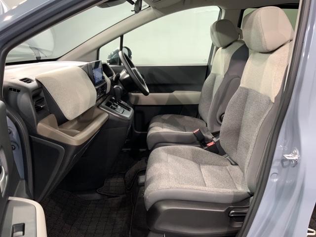 フリード ｅ：ＨＥＶエアー　Ｈ　ＳＥＮＳＩＮＧ　最長５年保証　ワンオ－ナ－　ナビＬＸＭ－２４２ＺＦＮｉ　ＴＶ　Ｒカメラ　ＢＴオ－ディオ　ＥＴＣ　ＬＥＤライト　両側電動ドア　ＶＳＡ　スマ－トキ－　スペアキー　盗難防止装置　ＡＡＣ（30枚目）