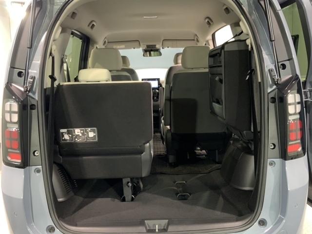 フリード ｅ：ＨＥＶエアー　Ｈ　ＳＥＮＳＩＮＧ　最長５年保証　ワンオ－ナ－　ナビＬＸＭ－２４２ＺＦＮｉ　ＴＶ　Ｒカメラ　ＢＴオ－ディオ　ＥＴＣ　ＬＥＤライト　両側電動ドア　ＶＳＡ　スマ－トキ－　スペアキー　盗難防止装置　ＡＡＣ（37枚目）