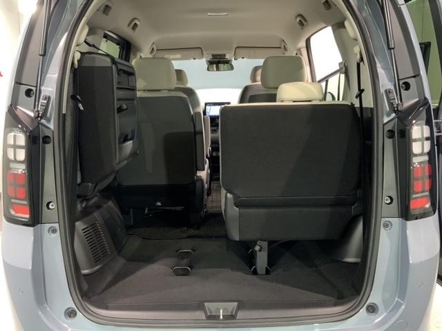 フリード ｅ：ＨＥＶエアー　Ｈ　ＳＥＮＳＩＮＧ　最長５年保証　ワンオ－ナ－　ナビＬＸＭ－２４２ＺＦＮｉ　ＴＶ　Ｒカメラ　ＢＴオ－ディオ　ＥＴＣ　ＬＥＤライト　両側電動ドア　ＶＳＡ　スマ－トキ－　スペアキー　盗難防止装置　ＡＡＣ（38枚目）