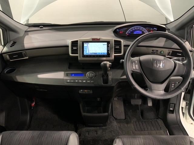 フリードスパイク Ｇエアロ　１年保証　ワンオ－ナ－　ナビＶＸＭ－１５２ＶＦｉ　ＴＶ　Ｒカメラ　ＣＤ録音　ＢＴオ－ディオ　ＤＶＤ　ドラレコ　ＥＴＣ　ＨＩＤ　ＶＳＡ　アルミ　スマ－トキ－　スペアキ－　盗難防止装置　整備記録簿　ＡＡＣ（7枚目）