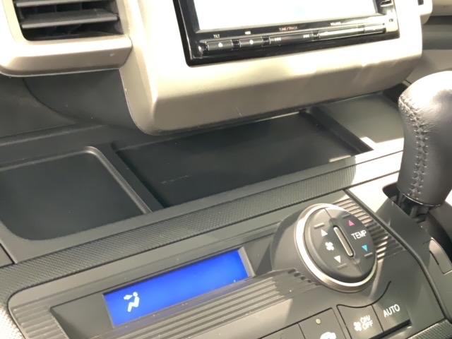 フリードスパイク Ｇエアロ　１年保証　ワンオ－ナ－　ナビＶＸＭ－１５２ＶＦｉ　ＴＶ　Ｒカメラ　ＣＤ録音　ＢＴオ－ディオ　ＤＶＤ　ドラレコ　ＥＴＣ　ＨＩＤ　ＶＳＡ　アルミ　スマ－トキ－　スペアキ－　盗難防止装置　整備記録簿　ＡＡＣ（24枚目）