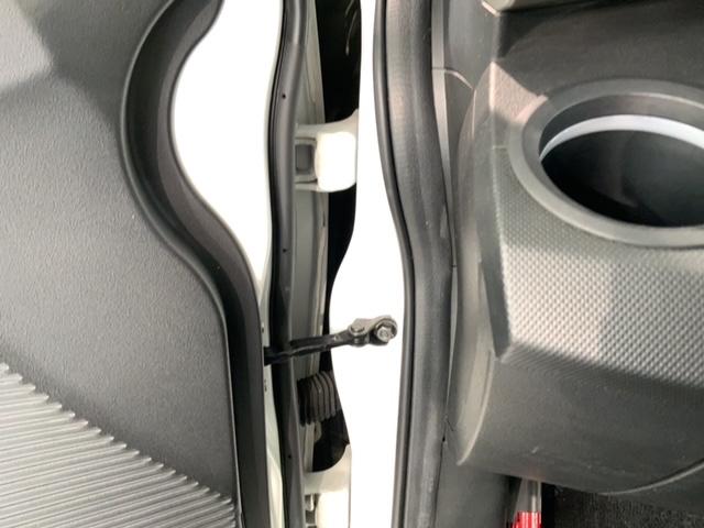 フリードスパイク Ｇエアロ　１年保証　ワンオ－ナ－　ナビＶＸＭ－１５２ＶＦｉ　ＴＶ　Ｒカメラ　ＣＤ録音　ＢＴオ－ディオ　ＤＶＤ　ドラレコ　ＥＴＣ　ＨＩＤ　ＶＳＡ　アルミ　スマ－トキ－　スペアキ－　盗難防止装置　整備記録簿　ＡＡＣ（42枚目）