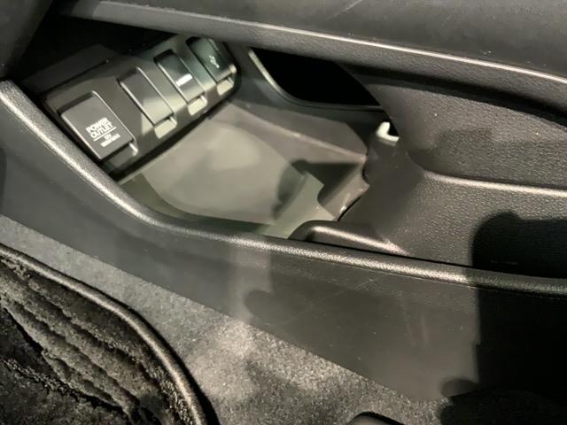 ヴェゼル ハイブリッドＸ・ホンダセンシング　最長５年保証　ワンオ－ナ－　ナビＶＸＭ－１９５ＶＦＥｉ　ＴＶ　Ｒカメラ　ＢＴオ－ディオ　ＤＶＤ　ＥＴＣ　ＬＥＤライト　ＶＳＡ　クルコン　アルミ　スマ－トキ－　盗難防止装置　整備記録簿　ＡＡＣ　１オナ（26枚目）