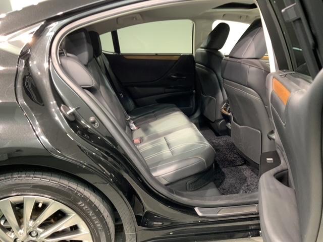 ＥＳ ＥＳ３００ｈバージョンＬ　革シ－ト　サンル－フ　最長５年保証　純正ナビ　ＴＶ　Ｒカメラ　マルチビュー　ＢＴオ－ディオＤＶＤ　ドラレコ　衝突軽減Ｂ　ＥＴＣ　ＬＥＤライト　横滑り防止　シ－トヒ－タ－　クルコン　アルミ　スマ－トキ－（18枚目）