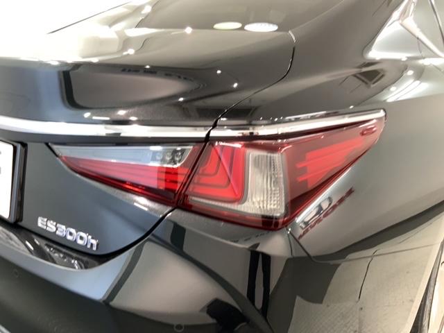 ＥＳ ＥＳ３００ｈバージョンＬ　革シ－ト　サンル－フ　最長５年保証　純正ナビ　ＴＶ　Ｒカメラ　マルチビュー　ＢＴオ－ディオＤＶＤ　ドラレコ　衝突軽減Ｂ　ＥＴＣ　ＬＥＤライト　横滑り防止　シ－トヒ－タ－　クルコン　アルミ　スマ－トキ－（44枚目）