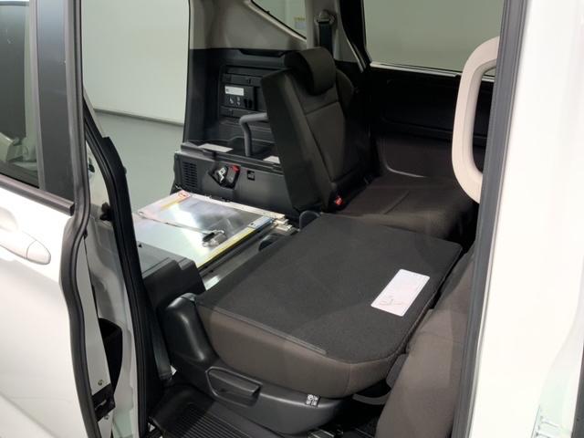 ���Џ��i���Z���^�[�ɂē��O���̃N���[�j���O�����{���Ă���܂��I