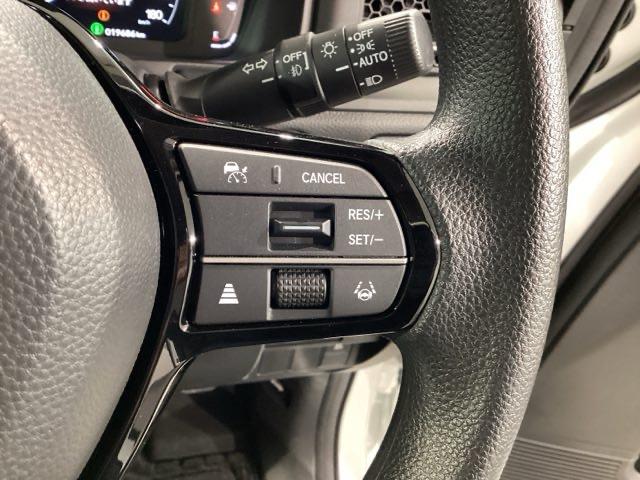 �N���[�Y�R���g���[���𑕔����Ă��܂��B�������H�Ȃǂň��̑��x�ő����Ă����̂ŉ^�]���y�ł���I���x��ݒ�ł��܂��̂ŁA�X�s�[�h�̏o�������ɂ����ӂł��܂��B