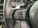 ステアリングにオーディオ操作スイッチが付いています。オーディオ画面に直接タッチしなくても操作が出来ますので、運転に集中できます。