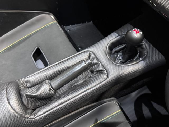 ケータハムその他 340R New Model Carbon/Alumi Ford2.0Duratec 340Rの標準装備にさらに走り徹した充実のオプション *詳しくは名古屋店迄052-846-9666(30枚目)