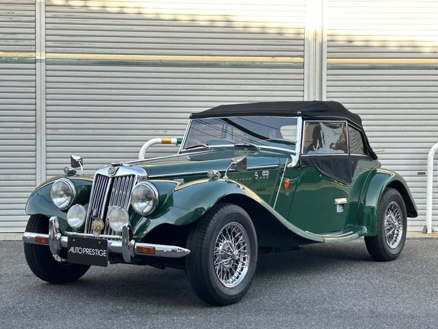 イギリスその他 Ｎａｙｌｏｒ　ＴＦ－１７００　ネイラー　オースチン・ローバーＯＨＣ１７００ｃｃ　全４速シンクロギア　本革　ウォルナットダッシュ　Ｆｒダブルウィッシュボーン　前後コイルスプリング　ラジアルタイヤ　サーボ付Ｆｒディスクブレーキ（9枚目）