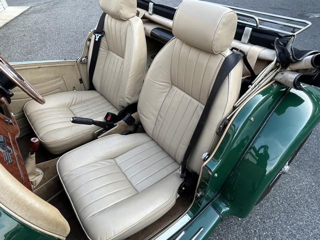 イギリスその他 Ｎａｙｌｏｒ　ＴＦ－１７００　ネイラー　オースチン・ローバーＯＨＣ１７００ｃｃ　全４速シンクロギア　本革　ウォルナットダッシュ　Ｆｒダブルウィッシュボーン　前後コイルスプリング　ラジアルタイヤ　サーボ付Ｆｒディスクブレーキ（21枚目）