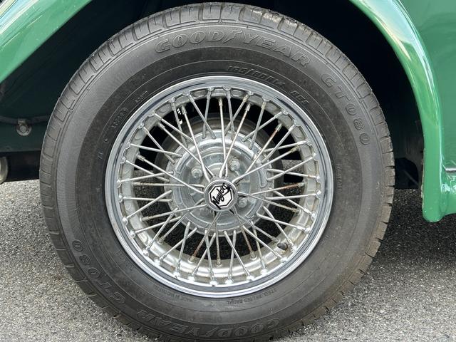 イギリスその他 Ｎａｙｌｏｒ　ＴＦ－１７００　ネイラー　オースチン・ローバーＯＨＣ１７００ｃｃ　全４速シンクロギア　本革　ウォルナットダッシュ　Ｆｒダブルウィッシュボーン　前後コイルスプリング　ラジアルタイヤ　サーボ付Ｆｒディスクブレーキ（25枚目）