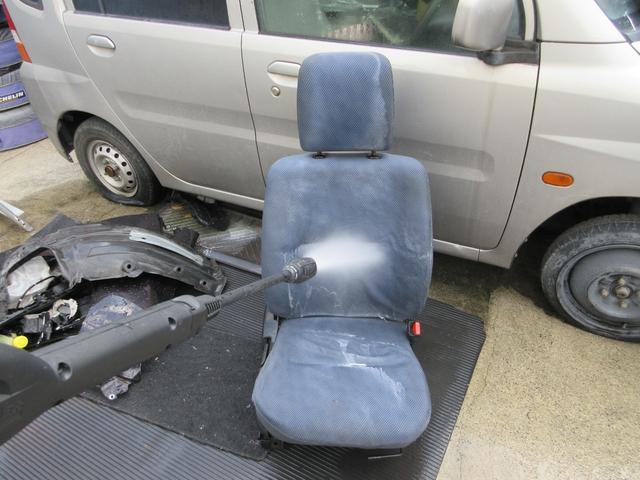 アクティバン ＳＤＸ　室内クリーニング済み　ハイルーフ　キーレス　集中ドアロック　全周囲３６０°ドライブレコーダー　ワンセグＴＶ　リアワイパー　プライバシーガラス　エアコン　パワステ　Ｗエアバッグ　ＡＣ　ＰＳ（8枚目）