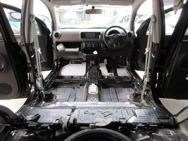 パッソ Ｘ　Ｌパッケージ　室内クリーニング済み　純正ＳＤナビ　フルセグＴＶ　Ｂｌｕｅｔｏｏｔｈ接続　ＤＶＤ再生可能　バックカメラ　ＥＴＣ　横滑り防止装置　アイドリングストップ　ベンチシート　スマートキー（7枚目）