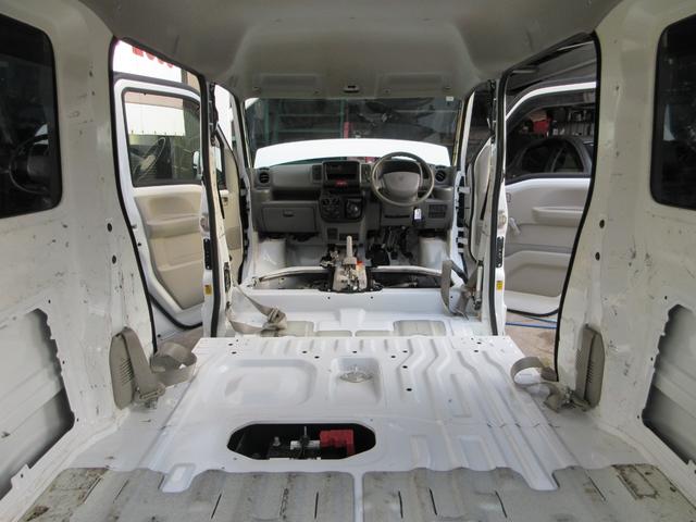 エブリイ ＰＡ　５ＭＴ　ハイルーフ　ＥＴＣ　集中ドアロック　リアワイパー　エアコン　パワステ　Ｗエアバッグ　ＡＣ　ＰＳ　室内クリーニング済み（7枚目）