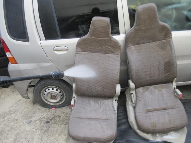 エブリイ ＰＡ　５ＭＴ　ハイルーフ　ＥＴＣ　集中ドアロック　リアワイパー　エアコン　パワステ　Ｗエアバッグ　ＡＣ　ＰＳ　室内クリーニング済み（8枚目）