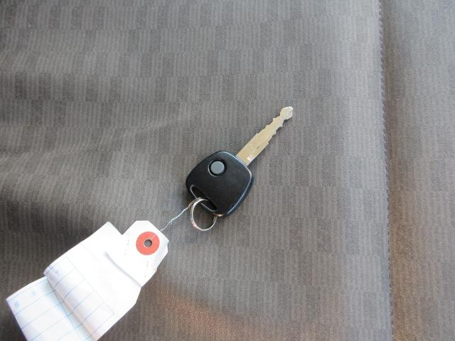 ＮＶ１００クリッパーバン ＤＸ　ハイルーフ　５ＡＧＳ　２ｎｄ発進モード　キーレス　集中ドアロック　リアワイパー　プライバシーガラス　ＰＳ　ＡＣ　Ｗエアバッグ　ＡＢＳ　エアコン　パワステ　室内クリーニング済み（15枚目）