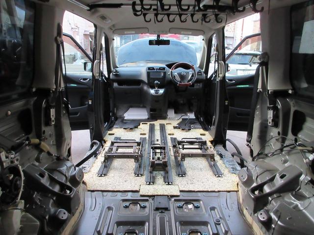 セレナ ２０Ｓ　ハイウェイスター仕様　室内クリーニング済み　左側パワースライド　プッシュスタート　ＳＤナビ　フルセグＴＶ　Ｂｌｕｅｔｏｏｔｈ接続　バックカメラ　ＤＶＤ再生可　前後ドラレコ　ＥＴＣ　社外１６ＡＷ　フォグ（7枚目）