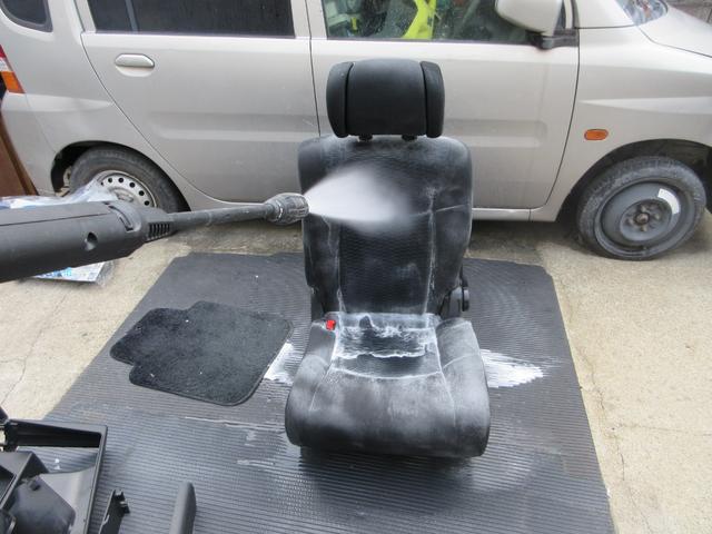 セレナ ２０Ｓ　ハイウェイスター仕様　室内クリーニング済み　左側パワースライド　プッシュスタート　ＳＤナビ　フルセグＴＶ　Ｂｌｕｅｔｏｏｔｈ接続　バックカメラ　ＤＶＤ再生可　前後ドラレコ　ＥＴＣ　社外１６ＡＷ　フォグ（8枚目）