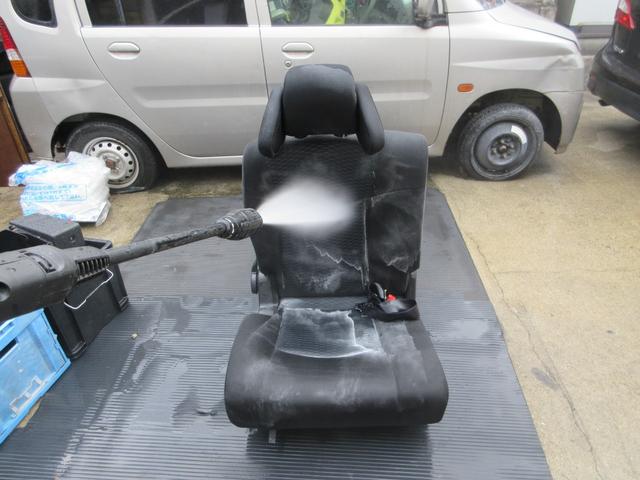 セレナ ２０Ｓ　ハイウェイスター仕様　室内クリーニング済み　左側パワースライド　プッシュスタート　ＳＤナビ　フルセグＴＶ　Ｂｌｕｅｔｏｏｔｈ接続　バックカメラ　ＤＶＤ再生可　前後ドラレコ　ＥＴＣ　社外１６ＡＷ　フォグ（9枚目）