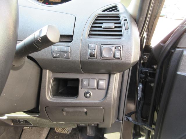 セレナ ２０Ｓ　ハイウェイスター仕様　室内クリーニング済み　左側パワースライド　プッシュスタート　ＳＤナビ　フルセグＴＶ　Ｂｌｕｅｔｏｏｔｈ接続　バックカメラ　ＤＶＤ再生可　前後ドラレコ　ＥＴＣ　社外１６ＡＷ　フォグ（26枚目）