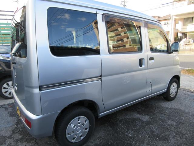 ハイゼットカーゴ クルーズ　クルーズ　ハイルーフ　４ＷＤ　オーバーヘッドコンソール　タイミングチェーン　純正ＣＤデッキ　ＥＴＣ車載器　エアコン　パワステ　Ｗエアバック　ＡＢＳ　キーレスエントリー　電格ミラー（5枚目）