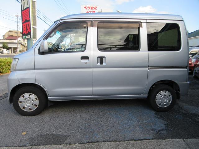 ハイゼットカーゴ クルーズ　クルーズ　ハイルーフ　４ＷＤ　オーバーヘッドコンソール　タイミングチェーン　純正ＣＤデッキ　ＥＴＣ車載器　エアコン　パワステ　Ｗエアバック　ＡＢＳ　キーレスエントリー　電格ミラー（6枚目）