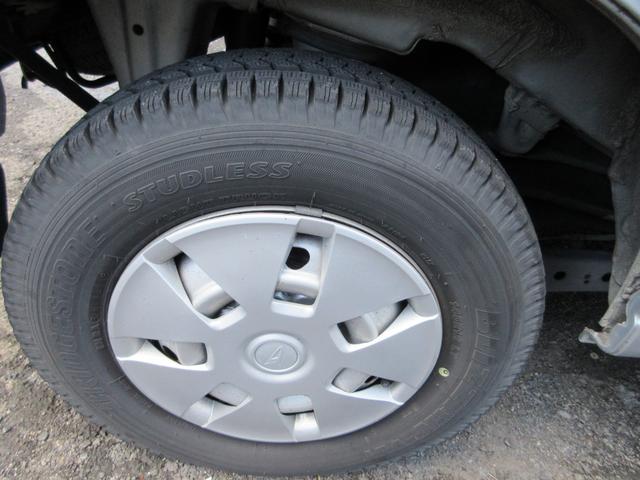 ハイゼットカーゴ クルーズ　クルーズ　ハイルーフ　４ＷＤ　オーバーヘッドコンソール　タイミングチェーン　純正ＣＤデッキ　ＥＴＣ車載器　エアコン　パワステ　Ｗエアバック　ＡＢＳ　キーレスエントリー　電格ミラー（15枚目）