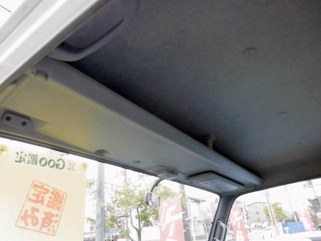 タイタントラック ロング　ワイドロング平ボディ　積載量３ｔ　６速ミッション　坂道発進補助装置　ＡＳＲ　左電動格納ドアミラー　アイドルアップ　フォグランプ　荷台木板張り　荷台寸法４３６５×２０８０×３８０　ＥＴＣ　ワンオ－ナー（36枚目）