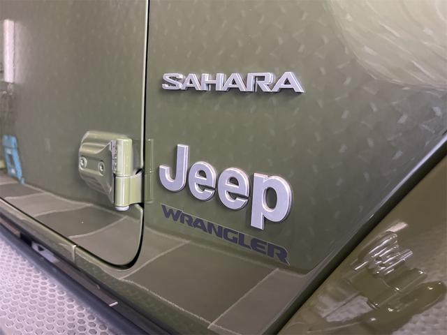 ジープ・ラングラーアンリミテッド サハラ　純正ＵコネクトナビＴＶＡｐｐｌｅ　ＣａｒＰｌａｙ対応サイドバックフロントカメラ黒革シートＪＥＰＰＥＳＥＮ１７アルミ３５インチタイヤラフカントリーリフトアップＧＯＲＨＩＮＯ製ルーフラックスマートキーＬＥ（11枚目）