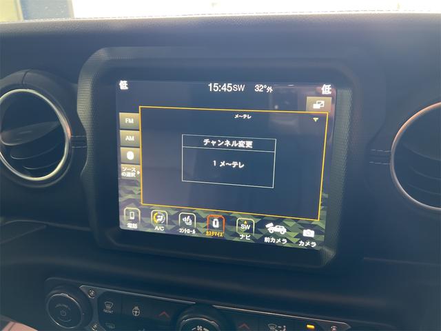 ジープ・ラングラーアンリミテッド サハラ　純正ＵコネクトナビＴＶＡｐｐｌｅ　ＣａｒＰｌａｙ対応サイドバックフロントカメラ黒革シートＪＥＰＰＥＳＥＮ１７アルミ３５インチタイヤラフカントリーリフトアップＧＯＲＨＩＮＯ製ルーフラックスマートキーＬＥ（22枚目）